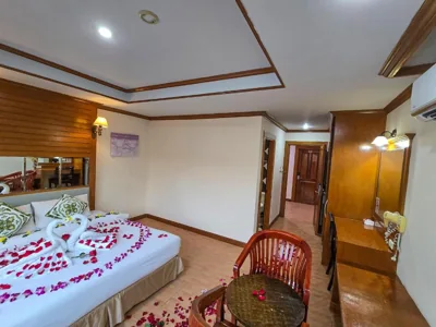 Saba Suites Hotel Patong Phuket – Fotos 12